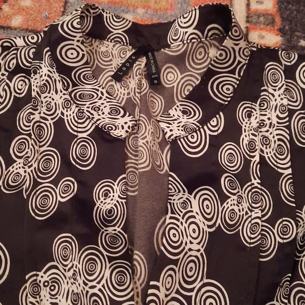 Button up blouse - Picture 2 of 3